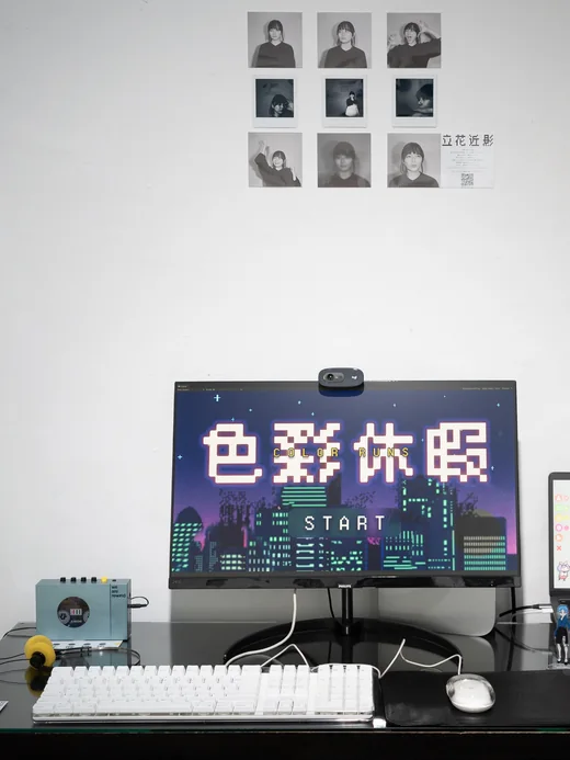 グループ展「色彩休暇」の展示風景